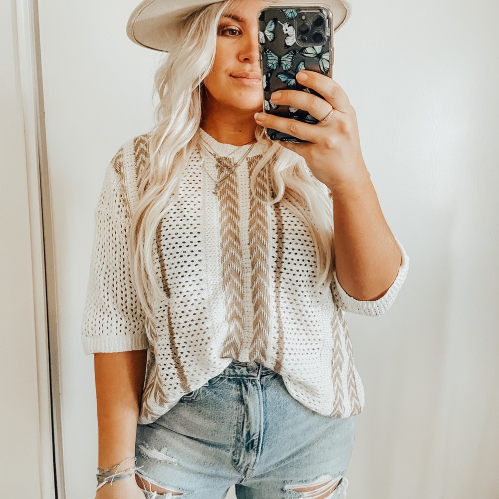 Cream short sleeve knit top